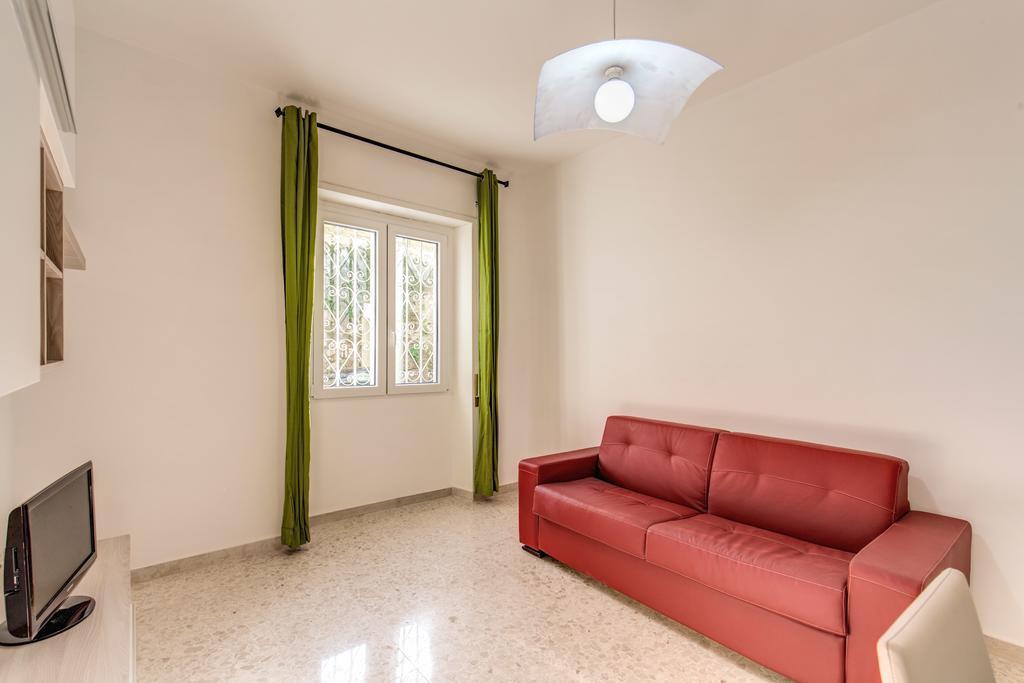 Daisy Guest House Colosseo Roma Habitación foto